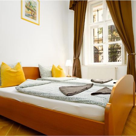 Emerald Suite With Free Parking Budapest Eksteriør billede