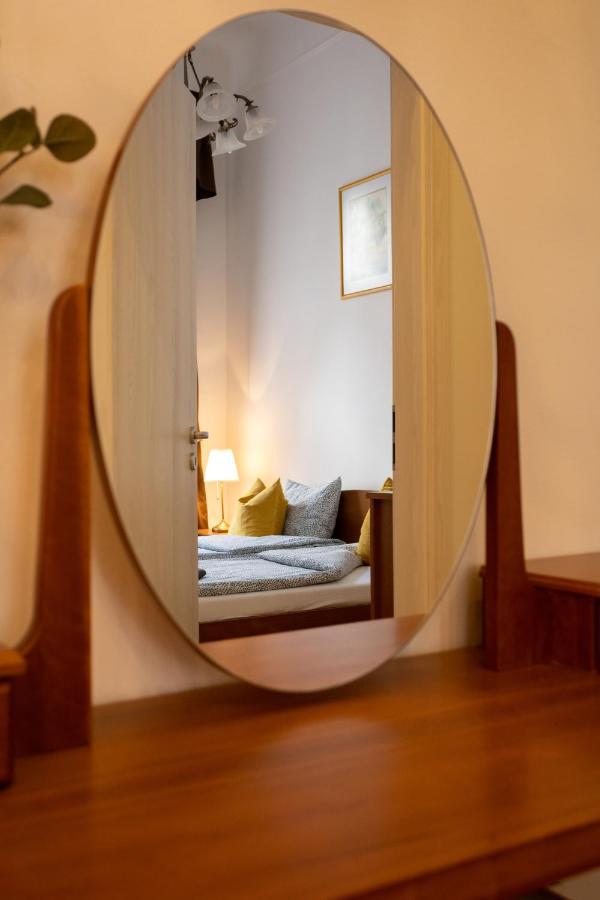 Emerald Suite With Free Parking Budapest Eksteriør billede