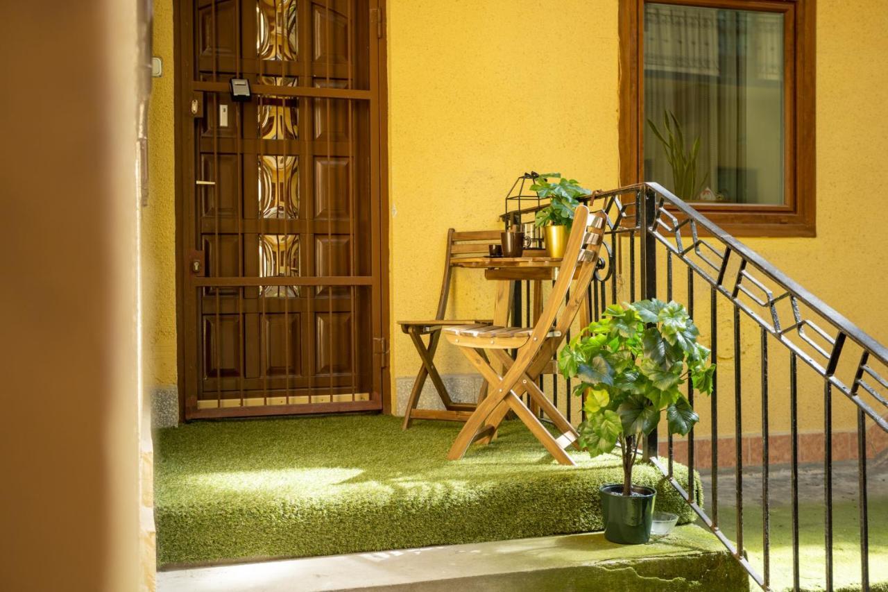 Emerald Suite With Free Parking Budapest Eksteriør billede