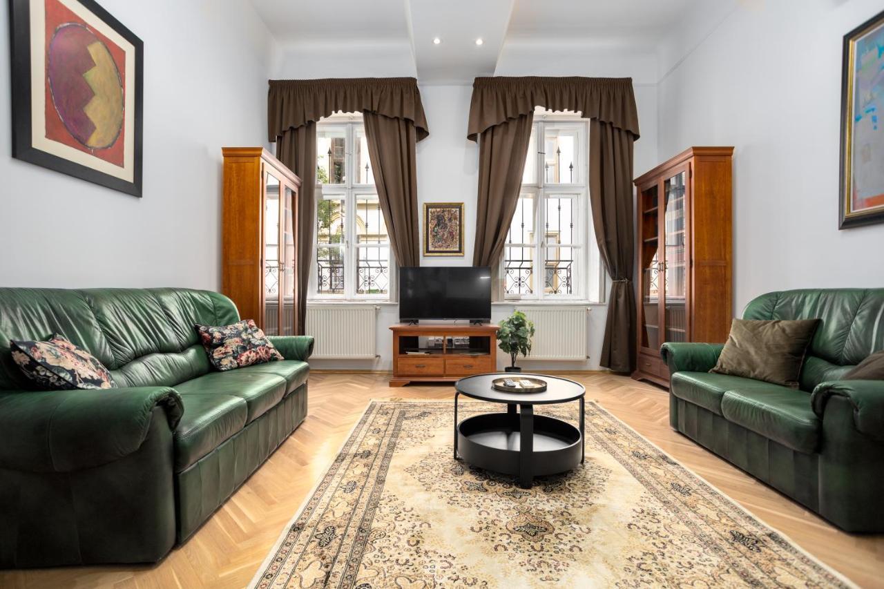 Emerald Suite With Free Parking Budapest Eksteriør billede